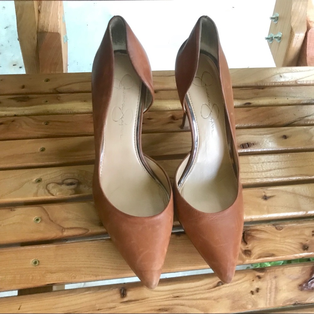 JESSICA SIMPSON CLAUDETTE LEATHER PUMPS